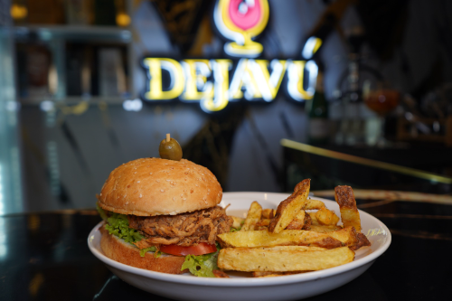 DEJAVÚ RESTOBAR CLUB