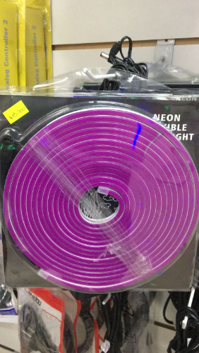 tiras neon con fuente