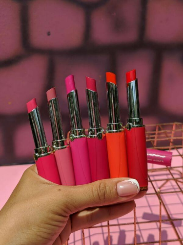 LABIAL EN BARRA MISS FIVE