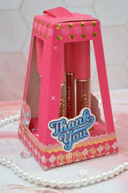 CAJA LABIALES THANK YOU - KEVIN Y COCO