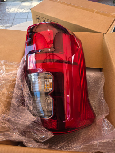 Stop led Rojo mitsubishi l200 2025