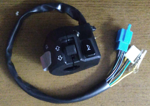 MANDO DE LUCES IZQUIERDO YBR125 FILA:45 COD:007628