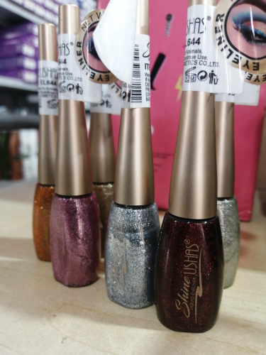 delineador liquido glitter