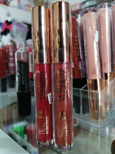 labial trendy tapa dorada