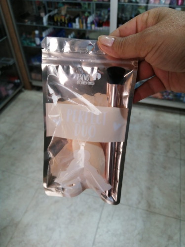 kit brocha y beauty blender trendy