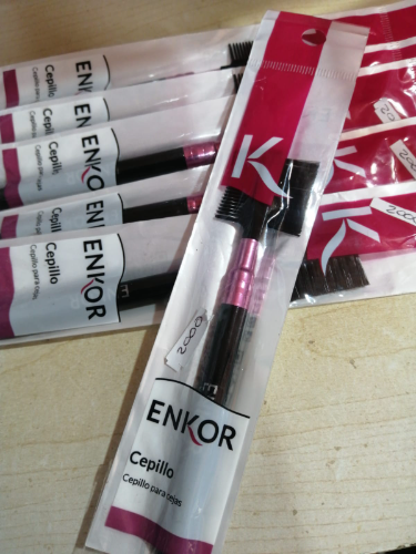 cepillo para cejas enkor