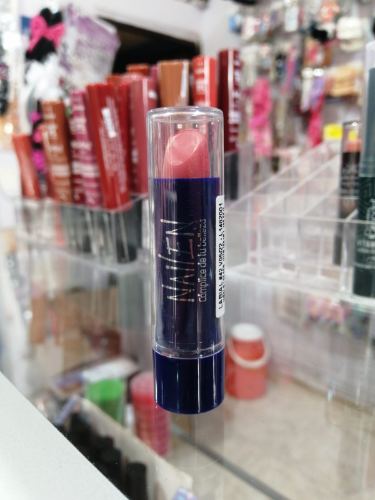 labial nailen en barra