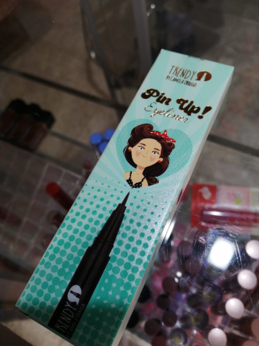 delineador pin up trendy